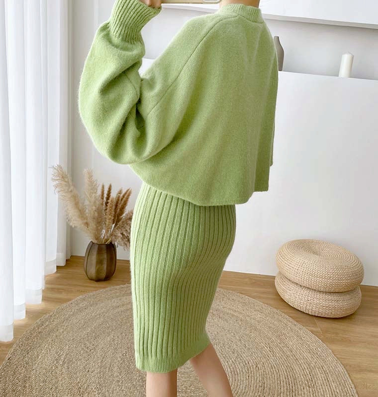 Conjunto Feminino Inverno Blusão e Saia de Malha
